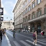 Venezia Square Apartment